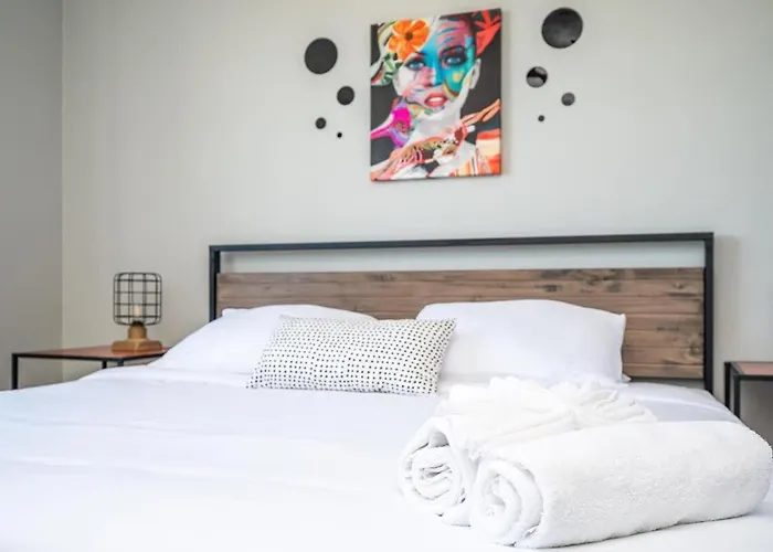 Downtown! Paid Onsite Parking! City View! Lm1706